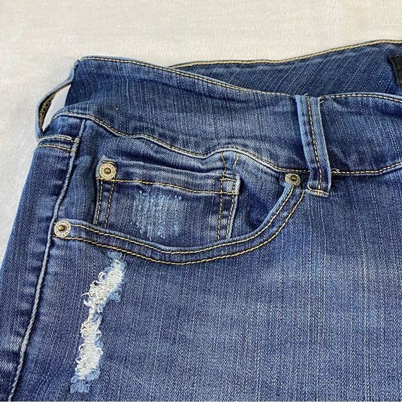 TORRID DENIM SHORTS  DISTRESSED JEGGING - Picture 2 of 7